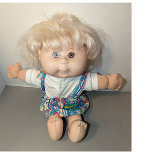 Vintage 1996 Cabbage Patch Kid Talking Laughing Girl Brown Eyes Corn Silk Hair